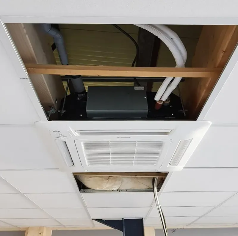 Climatisation cassette : encastrée dans un plafond